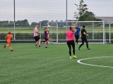 Laatste training S.K.N.W.K. JO11-1JM (partijtje tegen de ouders) van maandag 27 mei 2024 (62/137)